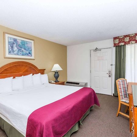 Days Inn By Wyndham West Des Moines - Clive Eksteriør billede