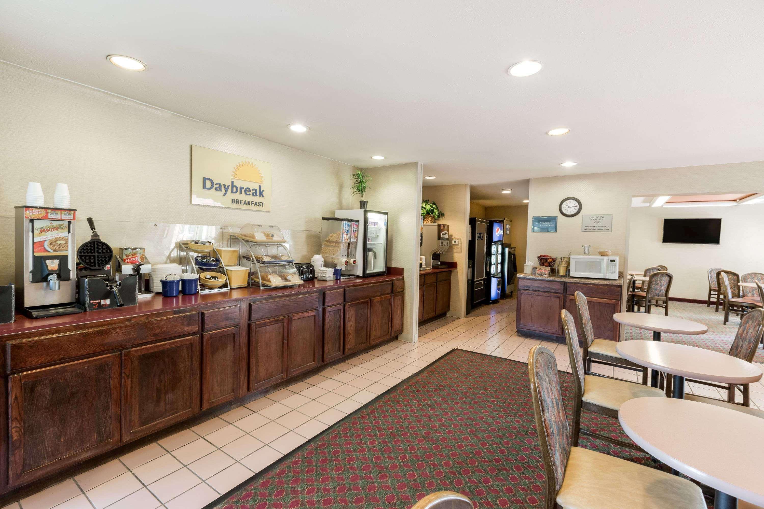 Days Inn By Wyndham West Des Moines - Clive Eksteriør billede