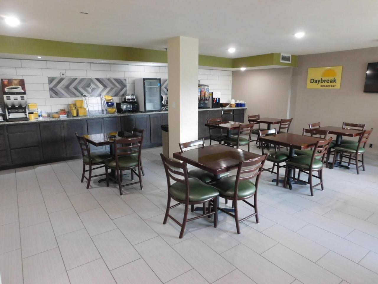 Days Inn By Wyndham West Des Moines - Clive Eksteriør billede